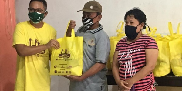 Mahakaam Group Bagikan Sembako untuk Warga Terdampak Covid-19